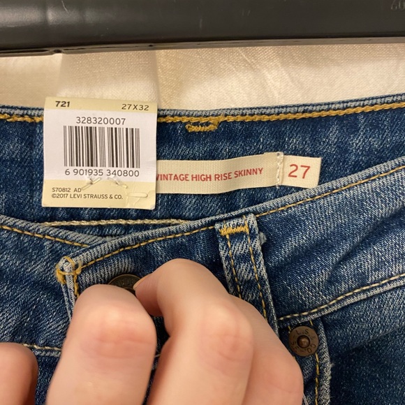 NWT Levi’s Vintage High Rise Skinny jeans . - Picture 2 of 5